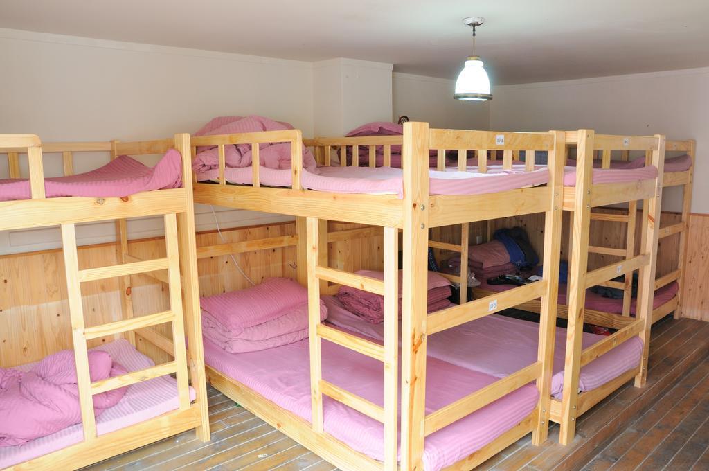 Luojiaodian Hostel Chengdu Bagian luar foto