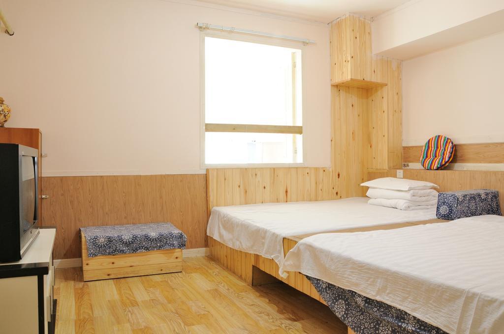 Luojiaodian Hostel Chengdu Bagian luar foto